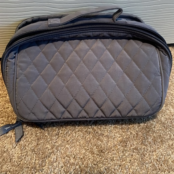 Vera Bradley Medium Blush & Brush Makeup Case (Carbon Gray) - Picture 4 of 4